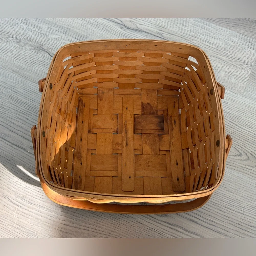 Longaberger Vintage Large Berry Basket With Handle Signed 2000 12” By 12” By 6”